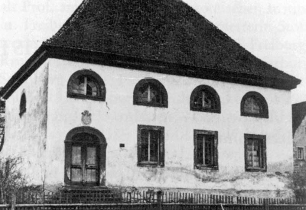 Photo of the synagogue which was pulled down in 1930.