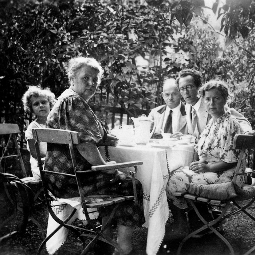 Familie Staudacher-Stern 1937 in ihrem Garten in Horb