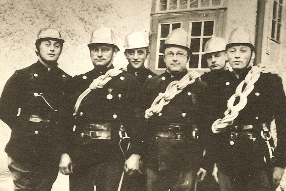 Die jüdischen Männer müssen die Feuerwehr 1933 verlassen