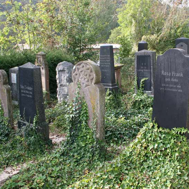 Der Friedhof liegt in Neckartal zwischen Horb und Mühlen